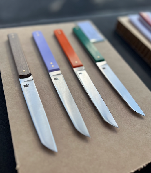 (M07) Cuchillo de mesa naranaja